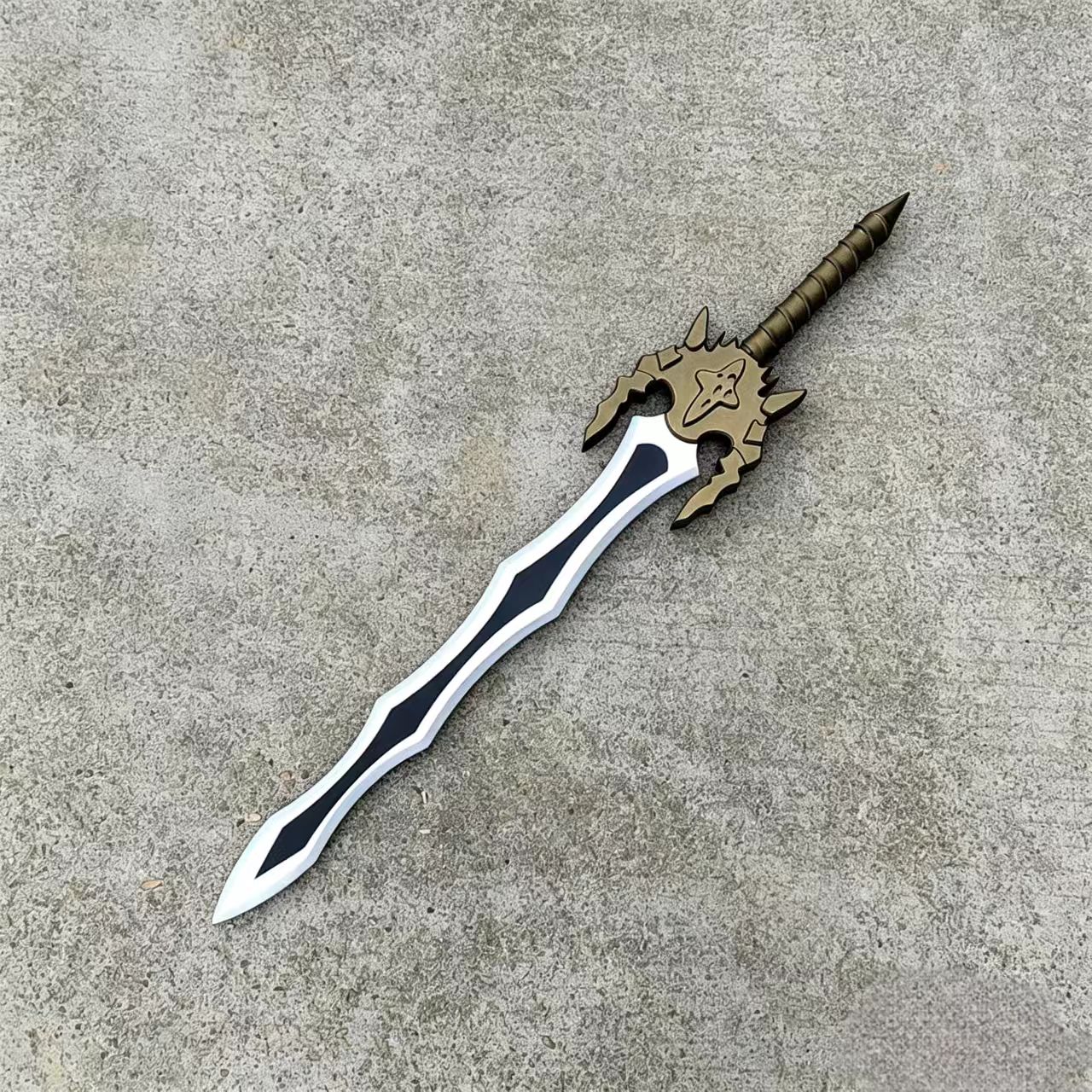 「炎の使い手」アニメ「テイクオン・ミー」のダークソードコスプ - Cosplay Flame Prop のレビューと価格