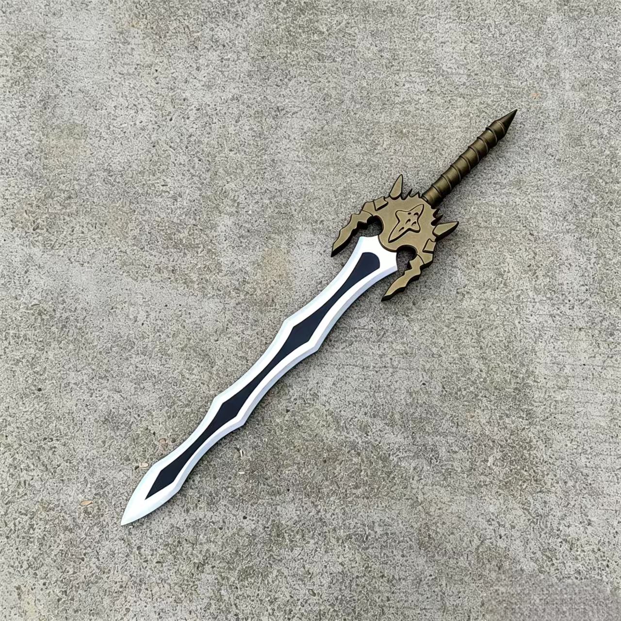 「炎の使い手」アニメ「テイクオン・ミー」のダークソードコスプ - Cosplay Flame Prop のレビューと価格